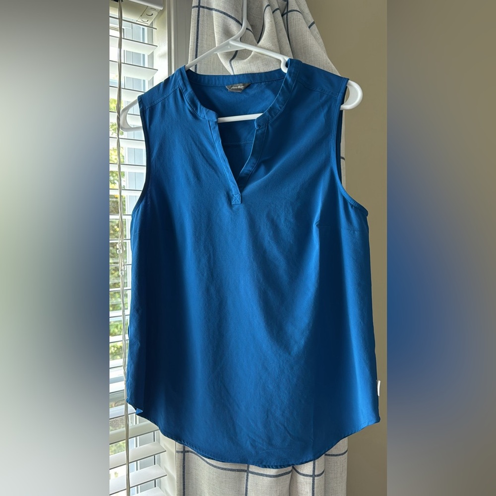 Eddie Bauer stretch sleeveless top